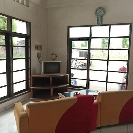 Oyo 92324 Hotel Sinar Rejeki Sukabumi Bagian luar foto