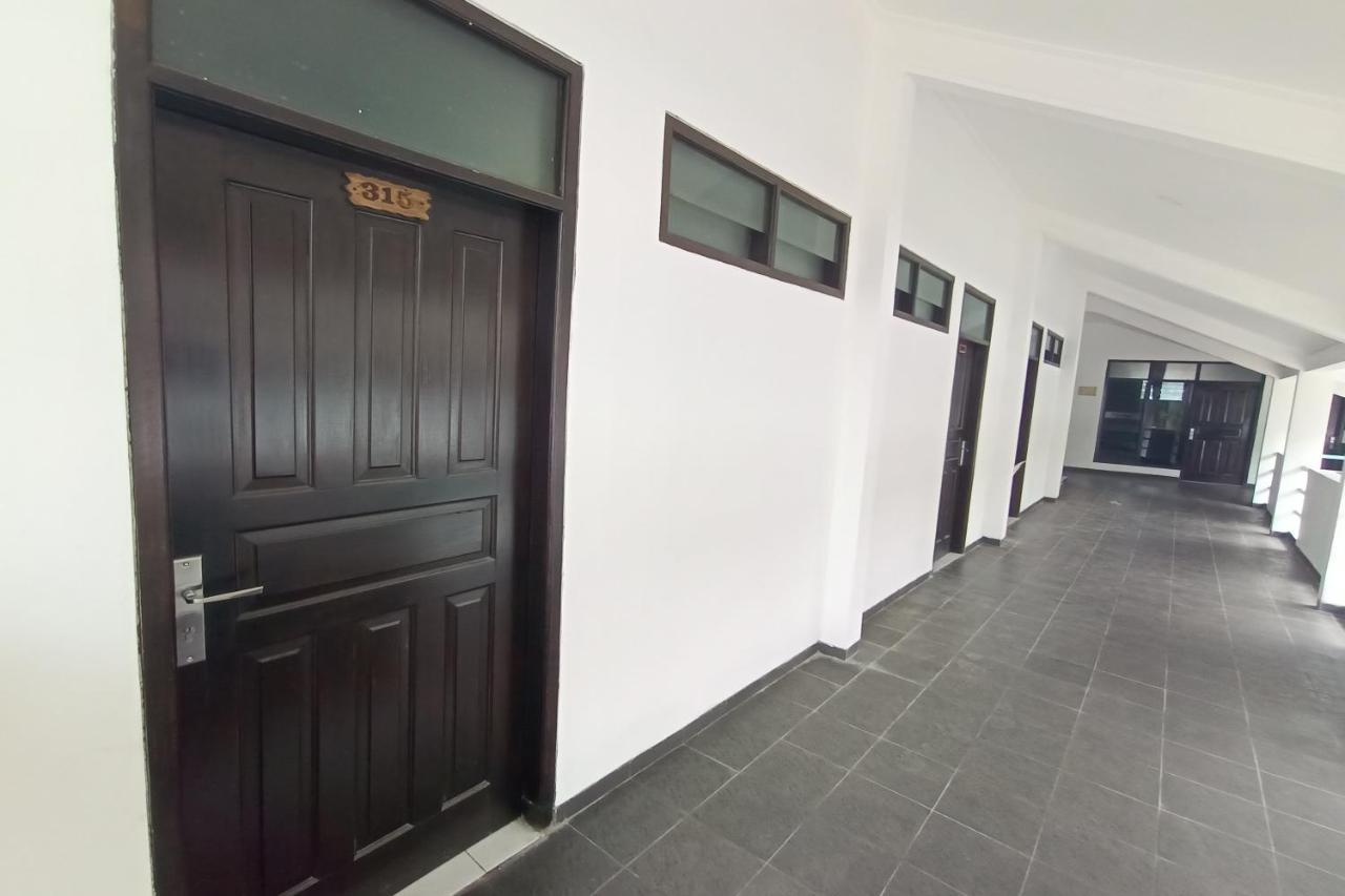 Oyo 92324 Hotel Sinar Rejeki Sukabumi Bagian luar foto