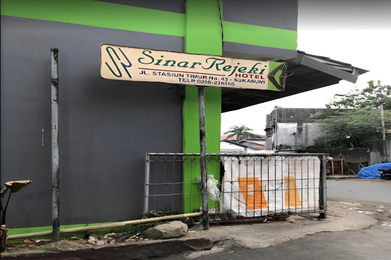 Oyo 92324 Hotel Sinar Rejeki Sukabumi Bagian luar foto