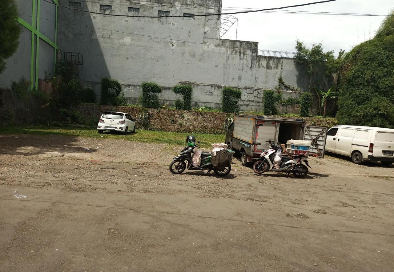 Oyo 92324 Hotel Sinar Rejeki Sukabumi Bagian luar foto