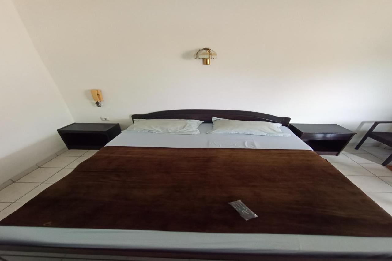 Oyo 92324 Hotel Sinar Rejeki Sukabumi Bagian luar foto