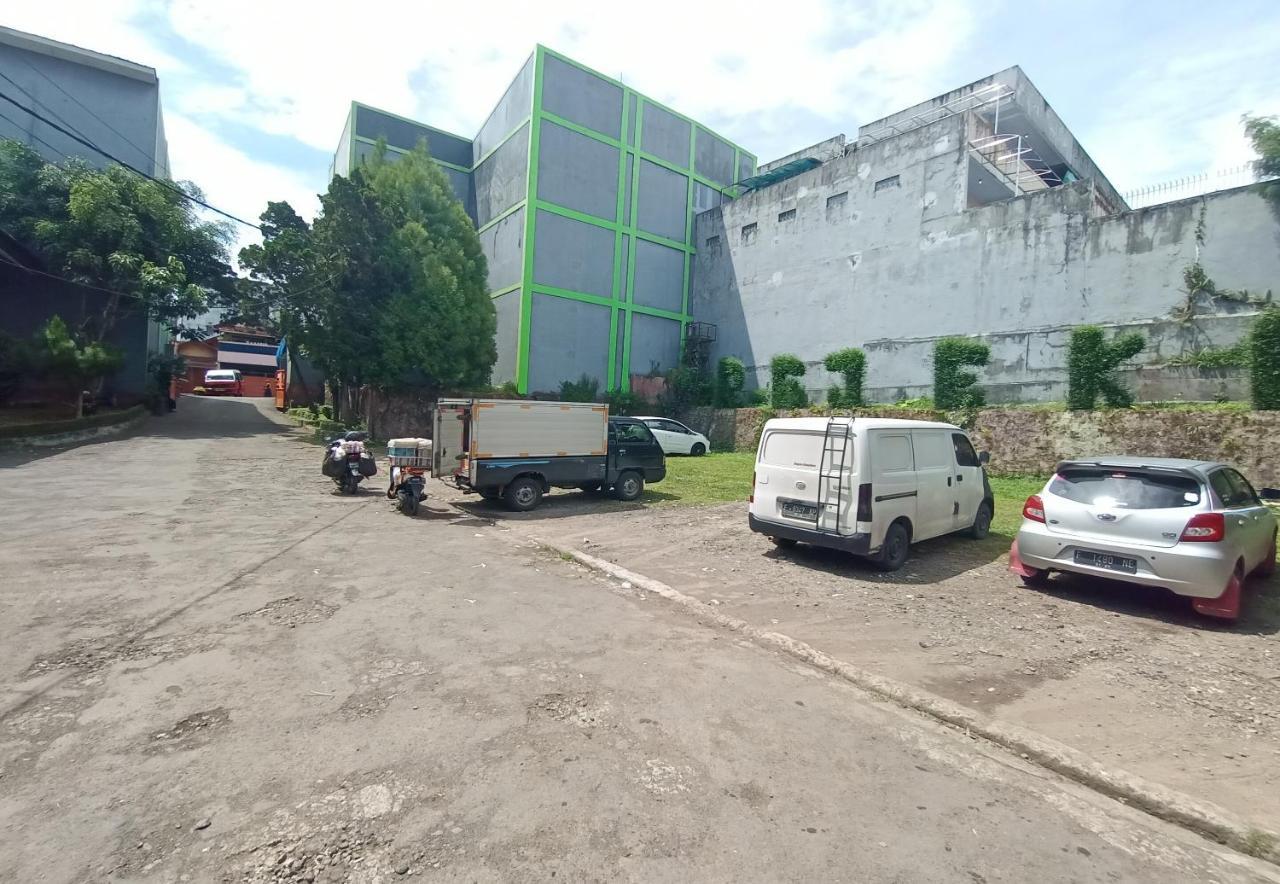 Oyo 92324 Hotel Sinar Rejeki Sukabumi Bagian luar foto