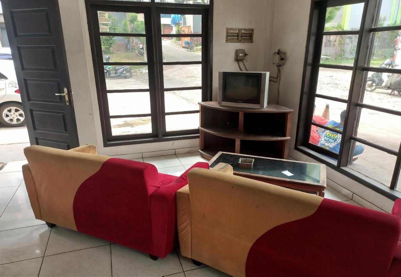 Oyo 92324 Hotel Sinar Rejeki Sukabumi Bagian luar foto