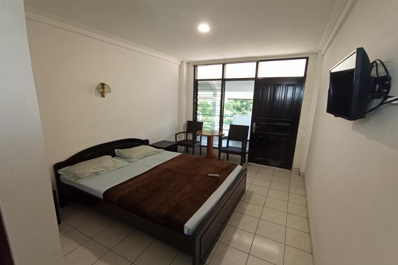 Oyo 92324 Hotel Sinar Rejeki Sukabumi Bagian luar foto