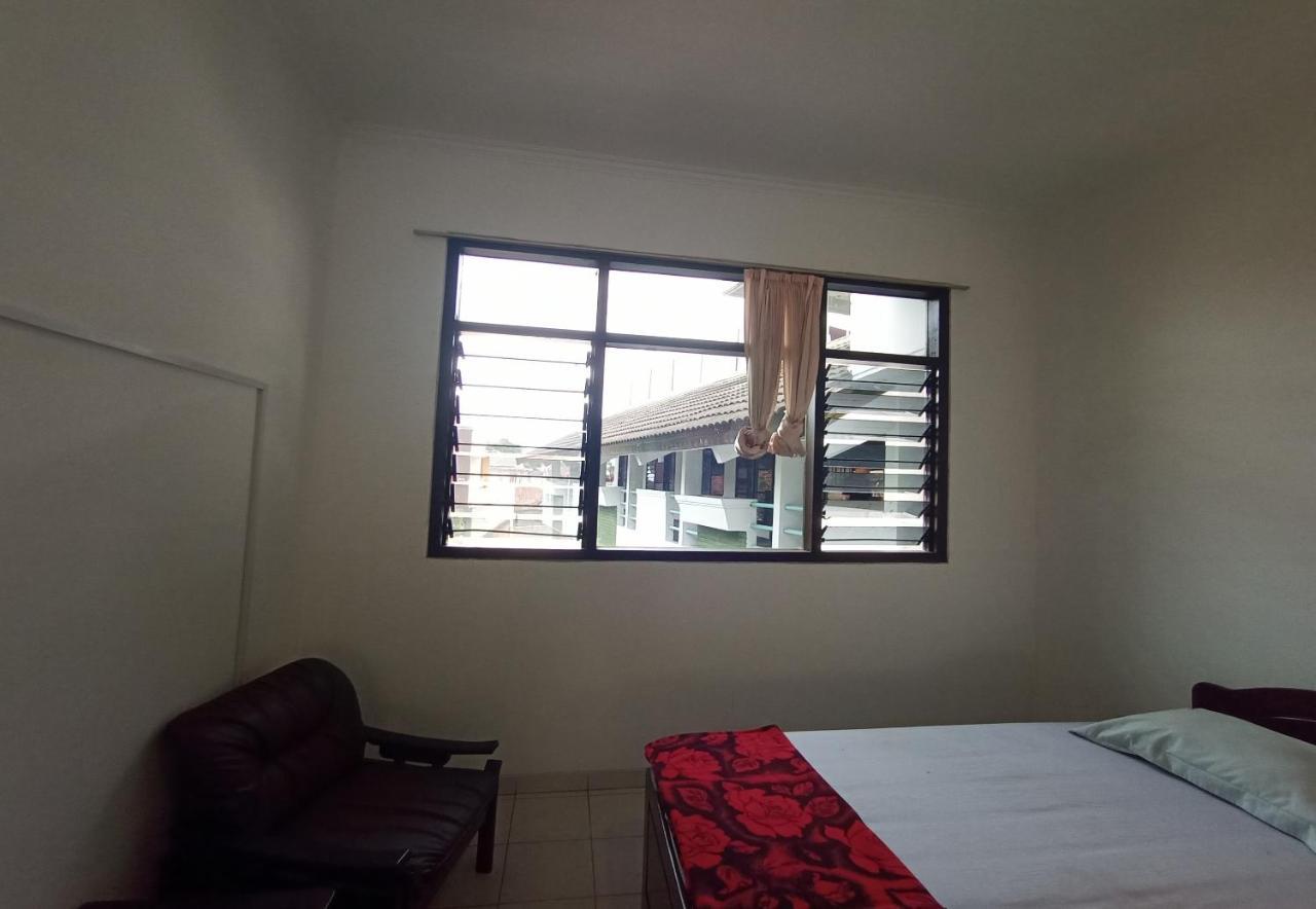 Oyo 92324 Hotel Sinar Rejeki Sukabumi Bagian luar foto